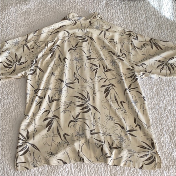 Tropical print polo in size large - Picture 4 of 4